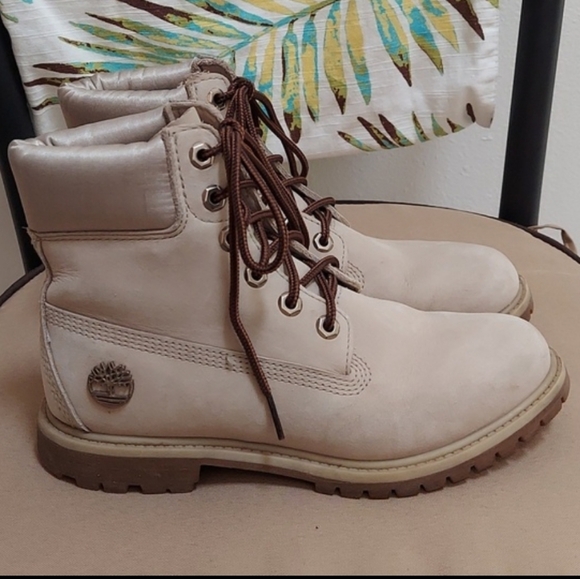 Timberland Boots, Size 7.5, Mushroom Taupe, Satin Heel, New Laces - Picture 3 of 12